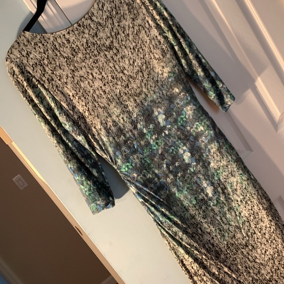 Kay Unger New York dress. 3/4 sleeve. Lined gathered sides size 10 - Picture 7 of 8